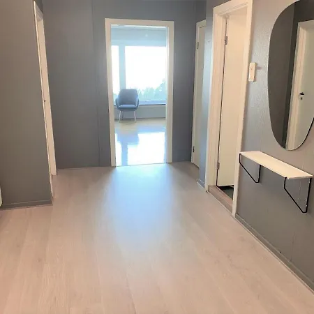 Big House, Free Parking, Wifi, 3 Bedrooms Narvik