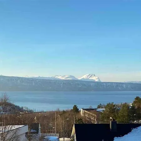 Large W Fjord View Parkinge31 Casa vacanze Narvik